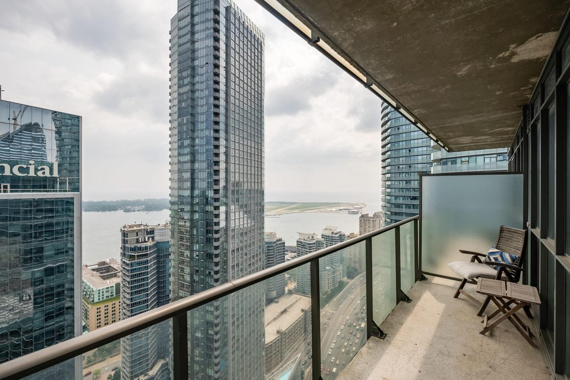 1Br Luxury Condo - Downtown Toronto Exterior photo